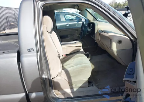 2004 Chevrolet Silverado 1500 Ls из США, поврежденный, VIN 1GCEC14VX4Z209143